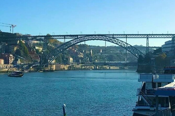 Transport Lisbon/Porto or Porto/Lisbon With 1 Optional Stop - Adding an Optional Stop