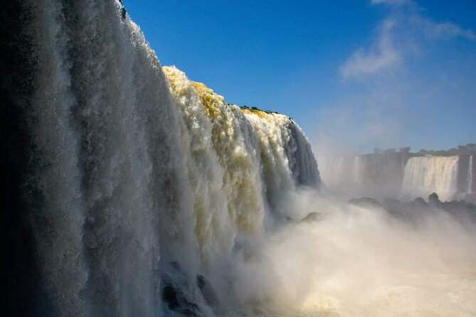 Transport to the Falls Parque Das Aves in a Family Vehicle. - Benefits of Family Vehicle Transportation