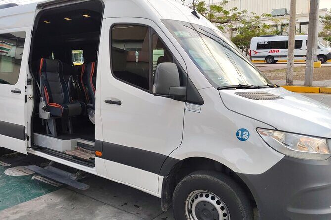 Transportation Playa DE l Carmen to Cancun Airport from 1 to 8 Travelers - FAQs
