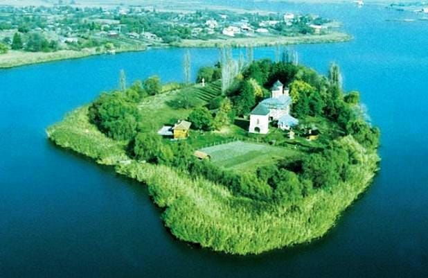 Transylvanias Undying Legend - 5 Days Private Dracula Tour - Included Services and Amenities