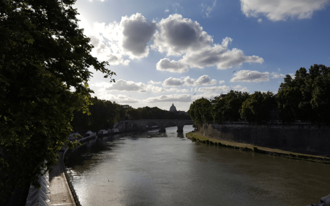 Trastevere Food Tour and Pasta Making Class - Language and Communication Options