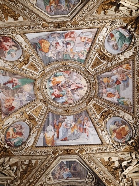 Trastevere, the neighborhood of the first Christians - Deep Dive into Religious and Cultural Sites