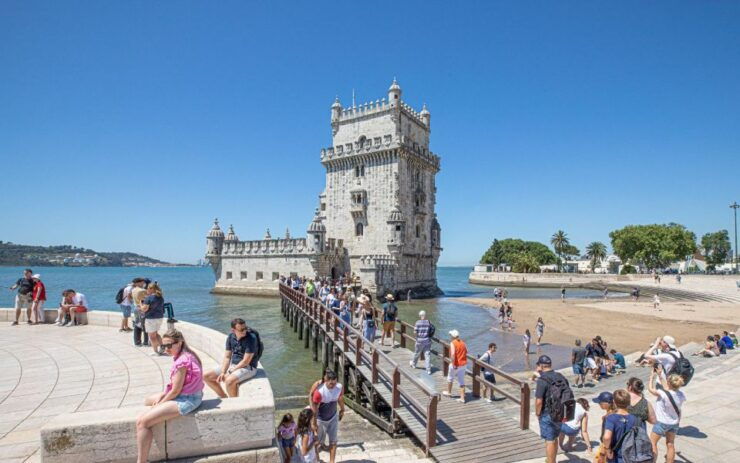 Travel Porto to Lisbon With Aveiro, Fátima, Nazaré, Óbidos - Tour Highlights