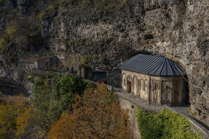Travel to Georgian Sky Venice-Day Tour in Chiatura-Katskhi Pillar - Group and Pricing