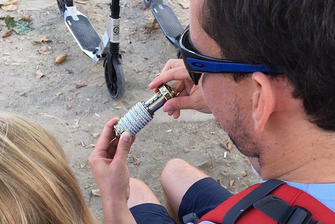 Treasure Hunt Along the Seine to Visit Paris! - Exploring the Hidden Gems of Paris