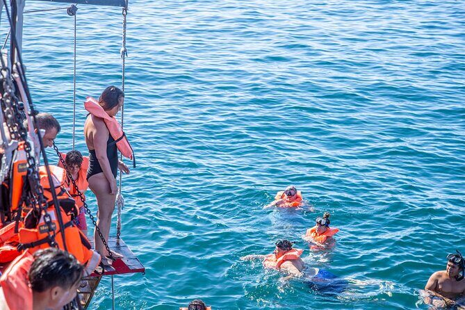 Treasure Hunt Snorkeling in Aguas Claras with Food Included - Why This Tour Works Well