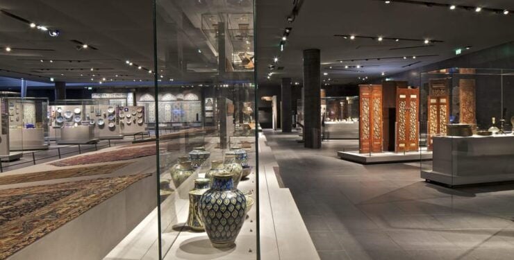 Treasures of Islam at the Louvre: A Journey Through History - Key Points