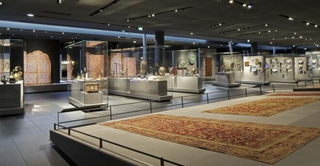 Treasures of Islam at the Louvre: A Journey Through History - Guide Information