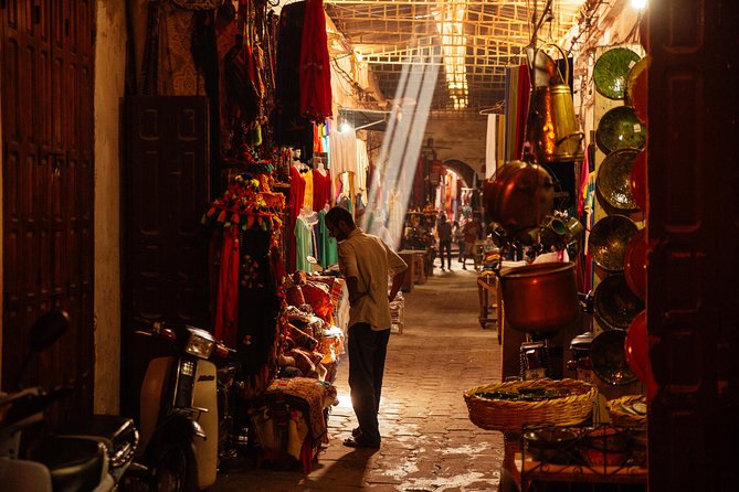 Treasures of Marrakech: Souks & Artisans Private Tour - Navigating the Souks