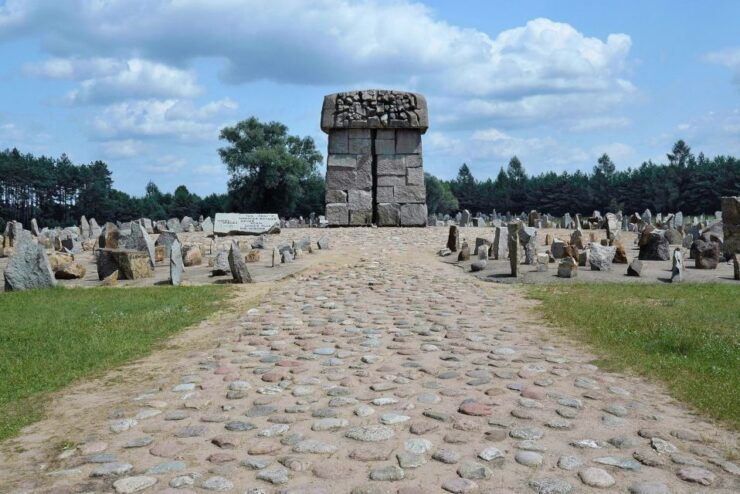 Treblinka: Half Day Tour From Warsaw by Private Car - Tour Highlights