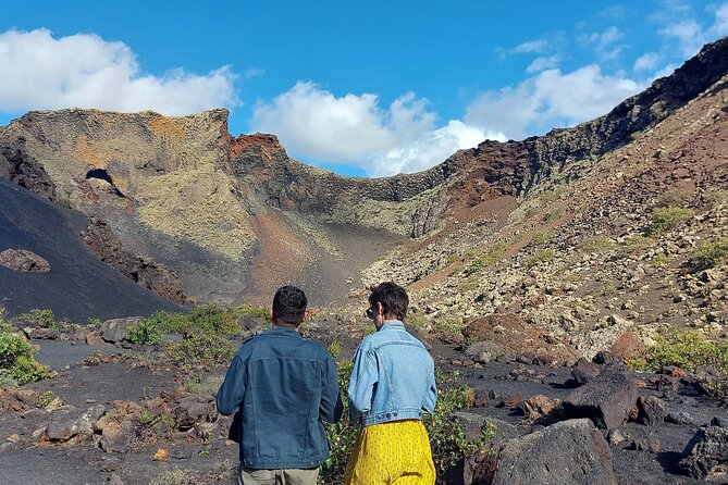 Trekking in the Volcanoes Natural Park in a Small Group - Meeting and Pickup Details