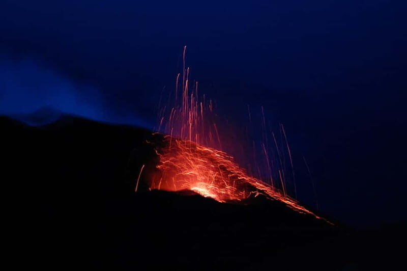 Trekking to the craters of Stromboli at sunset - The Descent and Practicalities