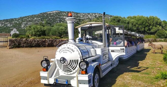 Trenino Supramonte: Guided Tour of Golgo Plateau - Exploring Golgo Plateau