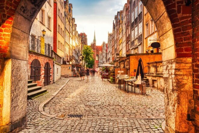 Tricity Treasures: Gdańsk, Sopot & Gdynia Tour - Exploring Gdańsks Old Town