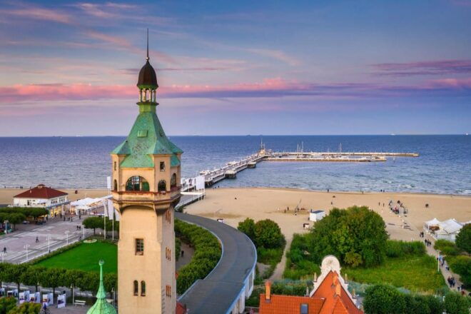 Tricity Treasures: Gdańsk, Sopot & Gdynia Tour - Discovering the European Solidarity Centre