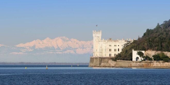 Trieste: Coffee & Bike - Miramare Castle Visit