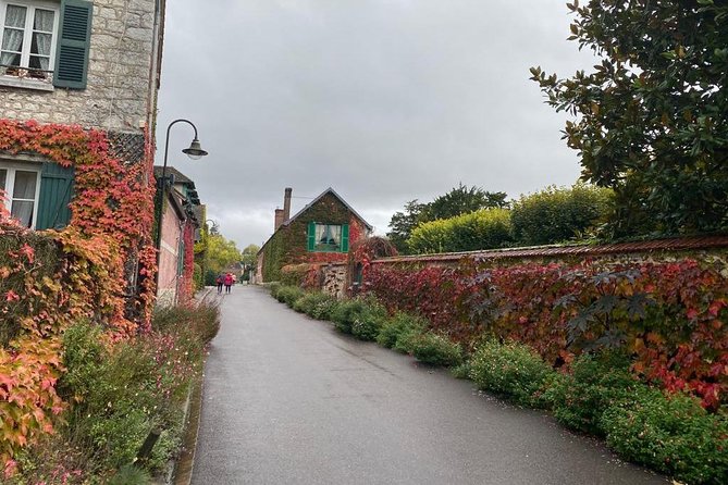 Trip Giverny Private Tour 5 Hours 1 to 2 Pax Claude Monet - Included Features
