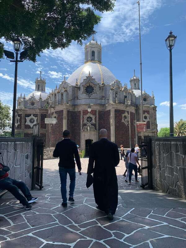 Trip through Teotihuacan, Basilica and Mezcal tasting. - Visiting the Basilica of Guadalupe