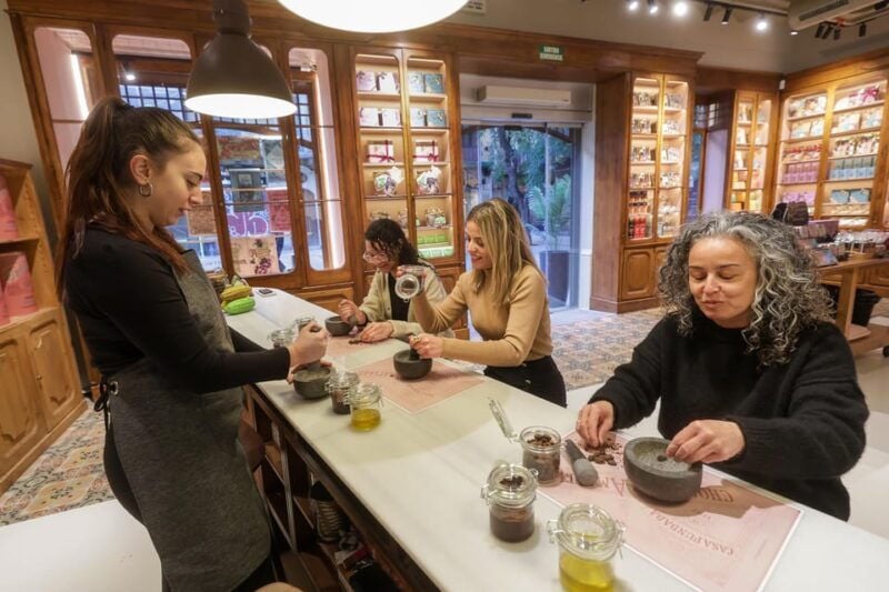 Trip to the Barcelona Chocolate Amatller With Tasting - Good To Know