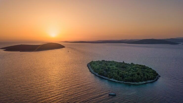Trogir and Split Private Blue Lagoon & Šolta 3 Islands Tour - Booking Information