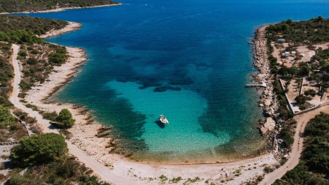 Trogir, Blue Lagoon and Šolta (shipwreck) Private Boat Tour - Inclusions