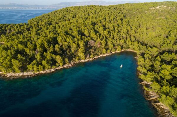 Trogir, Blue Lagoon and Šolta (shipwreck) Private Boat Tour - Additional Information