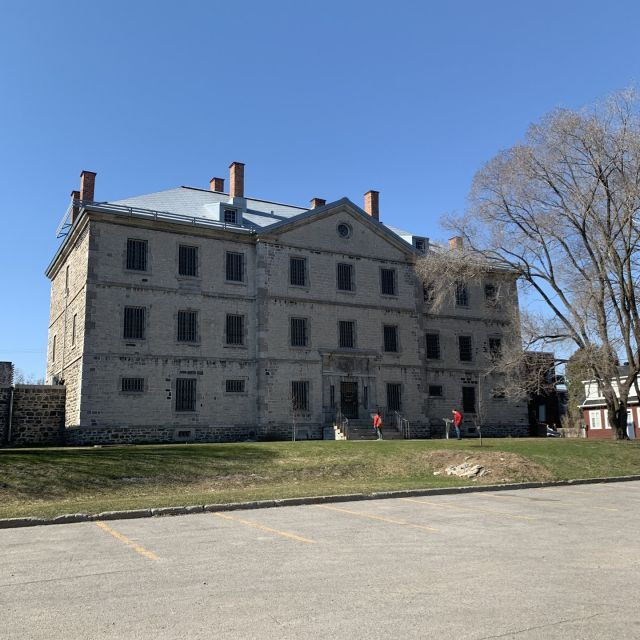 Trois-Rivières Self-Guided Walking Tour & Scavenger Hunt - Experience Features