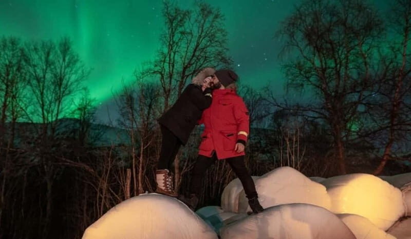 Tromsø: Aurora Safari Chase by big bus with Camp meal - FAQ