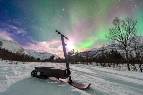 Tromsø: Electric Snow Scooter Ride and Northern Lights Hunt - Equipment Rental