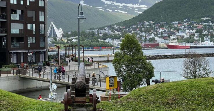 TROMSØ: Explore The City & a Tour Of Polar Museum (Italian) - Good To Know