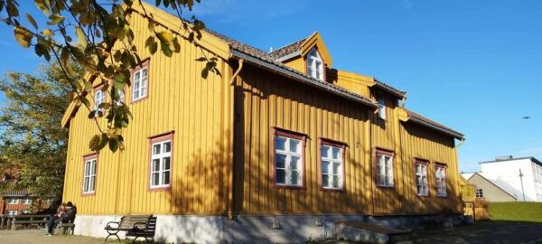 TROMSØ: Explore The City And a Guided Tour Of PolarMuseum! - Packing for the Tour