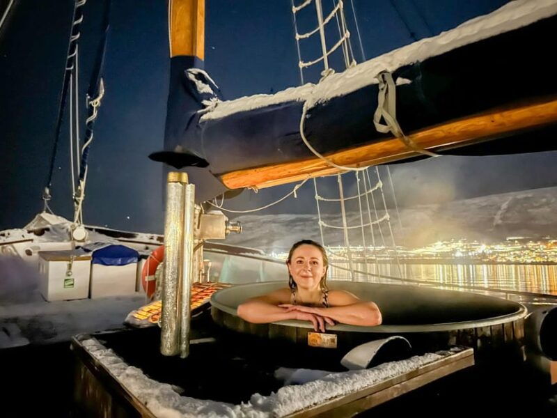 Tromso: Luxury Northern Lights Cruise with Hot Tub & Dinner - Tromso: Luxury Northern Lights Cruise with Hot Tub & Dinner – A Complete Guide