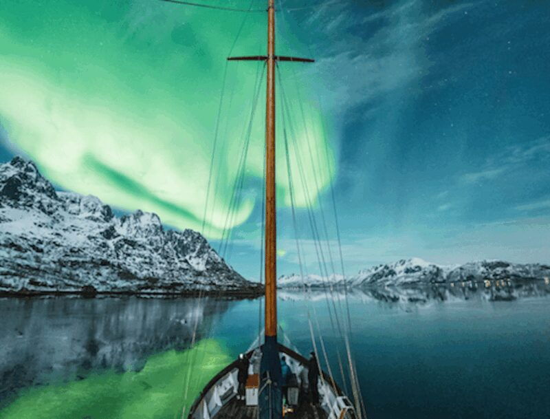 Tromso: Luxury Northern Lights Cruise with Hot Tub & Dinner - What You Can Expect From the Experience