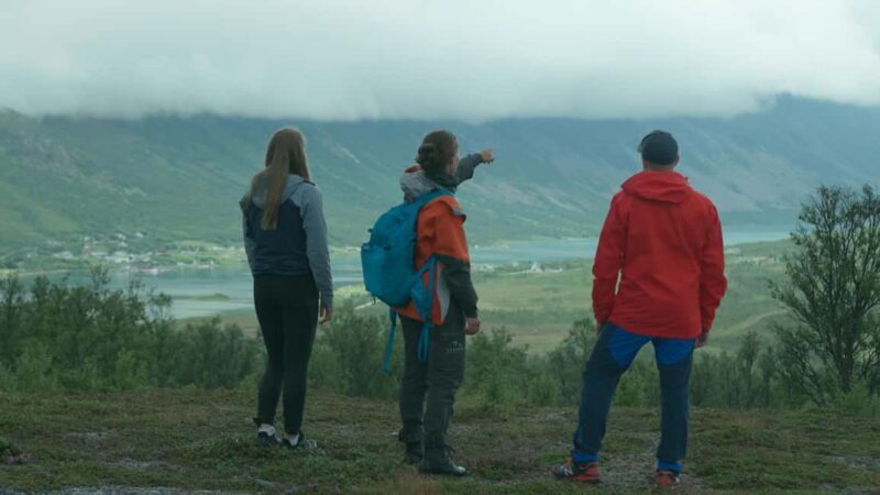 Tromsø: Lyngstuva Lighthouse Guided Hike with Lunch - Good To Know