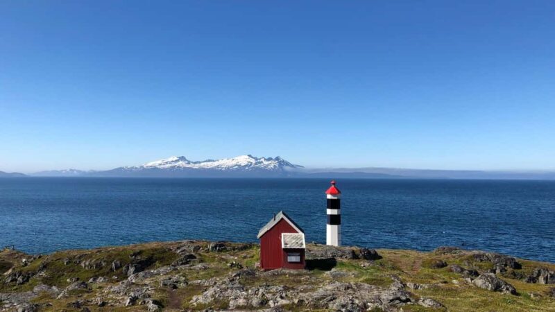 Tromsø: Lyngstuva Lighthouse Guided Hike with Lunch - An Authentic Arctic Adventure