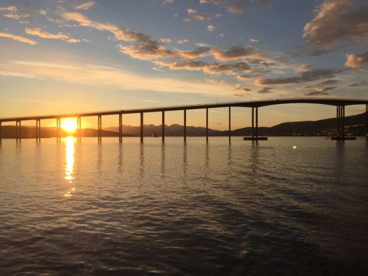 Tromsø: Midnight Sun Cruise in a Luxury Catamaran - Experience Highlights