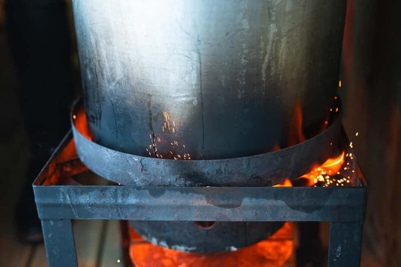 Tromsø: Northern Lights Live King Crab Dinner by the Sea - The Sum Up