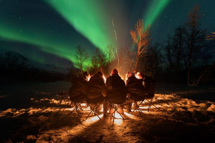 Tromsø: Northern Lights Trip With Campfire and Snacks - Experience