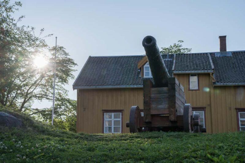 Tromsø: Old Town and Polar Museum Tour with English-speaking tour guide - An In-Depth Look into the Tromsø Old Town and Polar Museum Tour