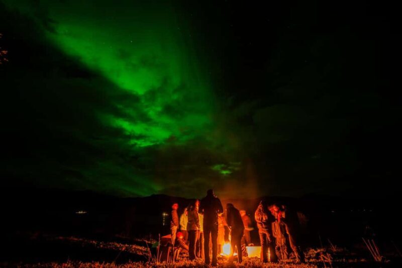 Tromsø: Private Northern Lights Minibus Tour with Photos - FAQ