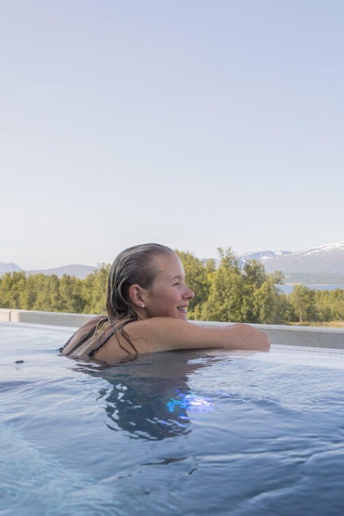 Tromsø: Spa Entry With Bath, Sauna, and Outdoor Heated Pool - Good To Know