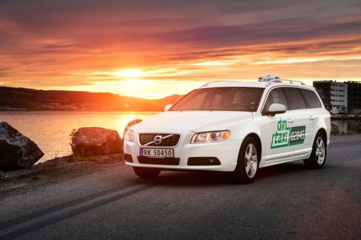 Tromso: Taxi Transfer From Hotel to Cruise Port - Good To Know