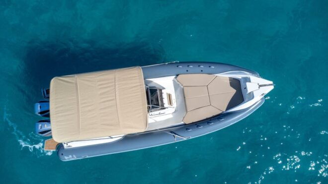 Tropea: Boat Tour Along the Coast of the Gods, Snorkeling - Boat Features