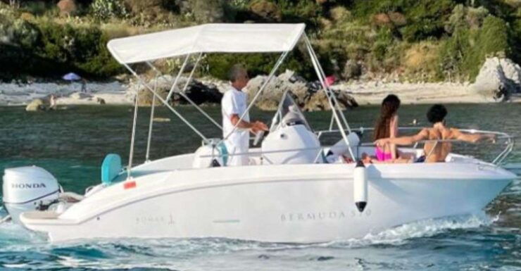 Tropea: Fabulous Boat Rental - No Boat License Needed - Language and Group Size