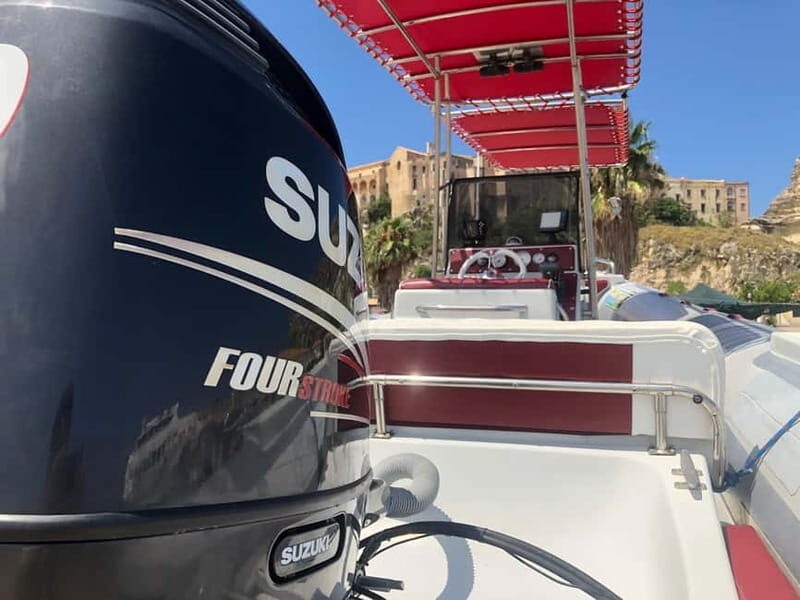 Tropea: Tour esclusivo massimo 12 persone a bordo con drink - Good To Know