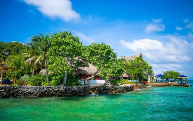 Tropical Escape: Gold Day on Isla Del Pirata - Full Description