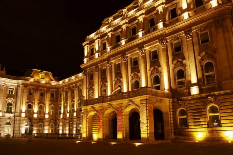 True Crime Walking Tour in the Buda Castle district - FAQ