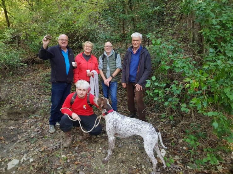Truffle Hunting Experience With a Guide - Group Size and Guide