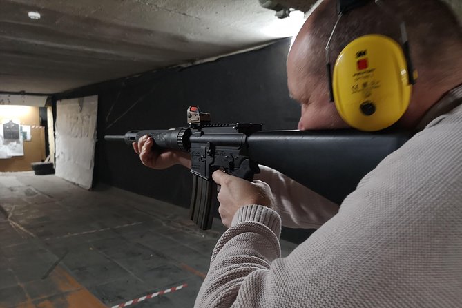 Try 4 Weapons - Winchester, Glock17, Kalashnikov, Beretta 92FS - Weapon Options Available