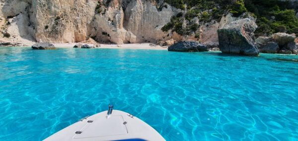 Tsilivi: Full Day Boat Rental to Shipwreck & Blue Caves - Safety Guidelines